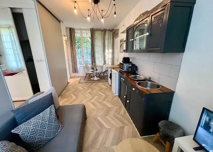 Lumineux Appartement, Jardin, Vu Sur * تروفيي سور مير